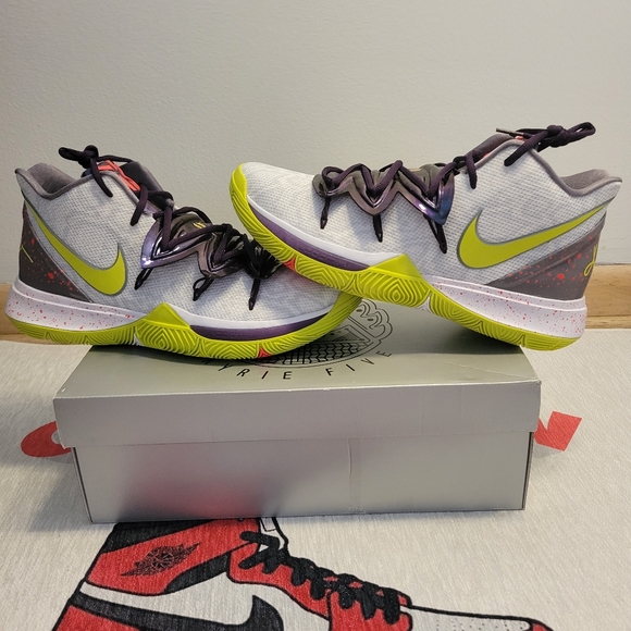 Nike Kyrie 5 Mamba Mentality Size 11 Deadstock AUTHENTIC Shoes